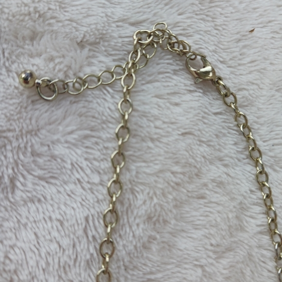 LAYERED FAUX PEARL NECKLACE BIB - Picture 3 of 5